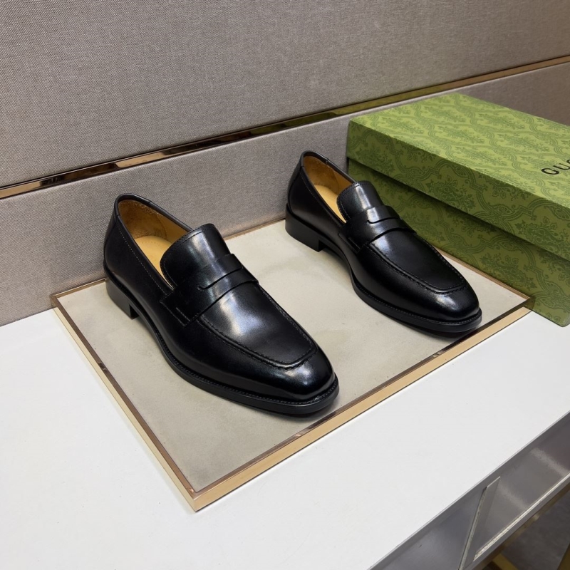 G*u*i leather shoes